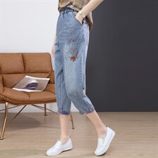 2022夏季新款时尚气质大方潮流简约牛仔裤，女装牛仔裤，丽影随形