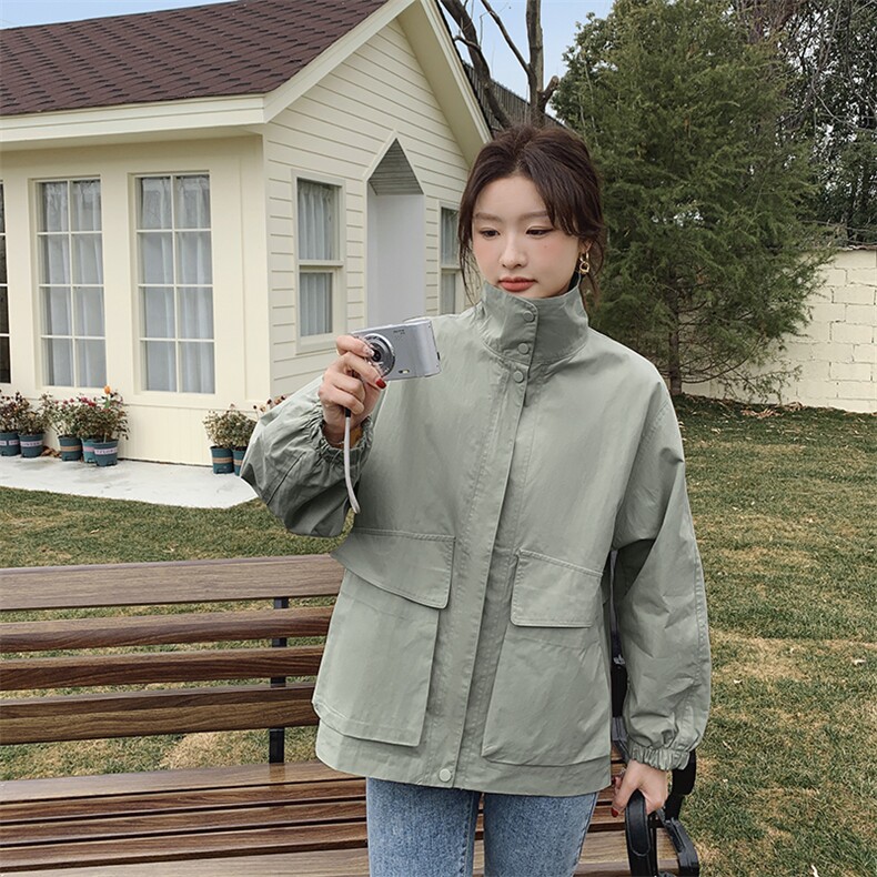 2025年秋季新款日韩休闲短款长袖立领宽松型年轻风格风衣外套,女装风衣,秋牧寒烟