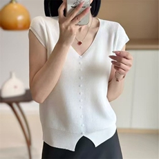 2025年夏季通勤时尚潮流v领短袖，女装T恤，萱芳婷羊绒
