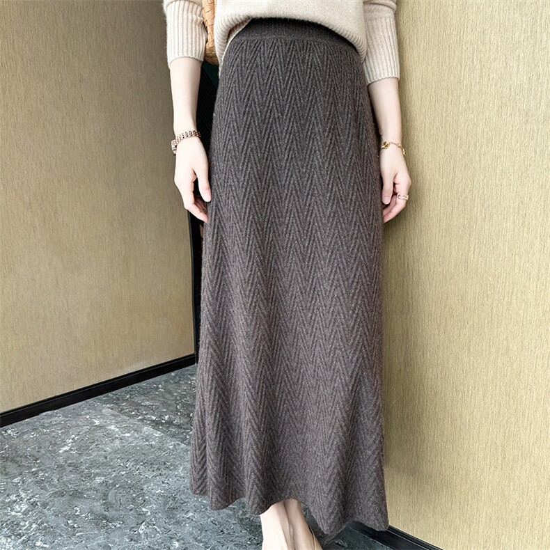 时尚百搭人字纹半身裙30%羊绒秋冬保暖显瘦长裙，女装半身裙，高粱穗羊绒