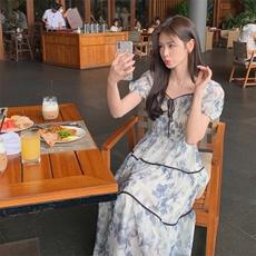 夏季法式气质方领水墨印花连衣裙女收腰茶歇裙海边度假风桔梗长裙，女装连衣裙，MQ