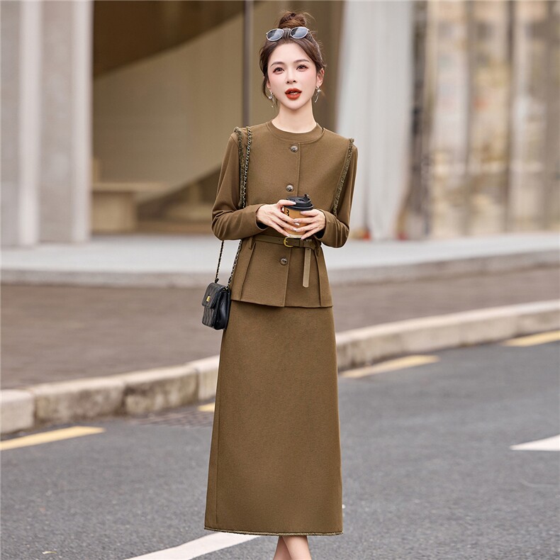 时尚套装女2025秋季新款高质感气质显瘦马甲+T+半身裙三件套,女装套装/套裙,英标秀（1C119）