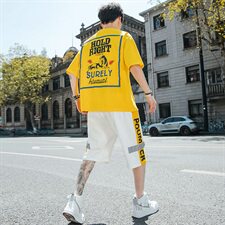 黄色