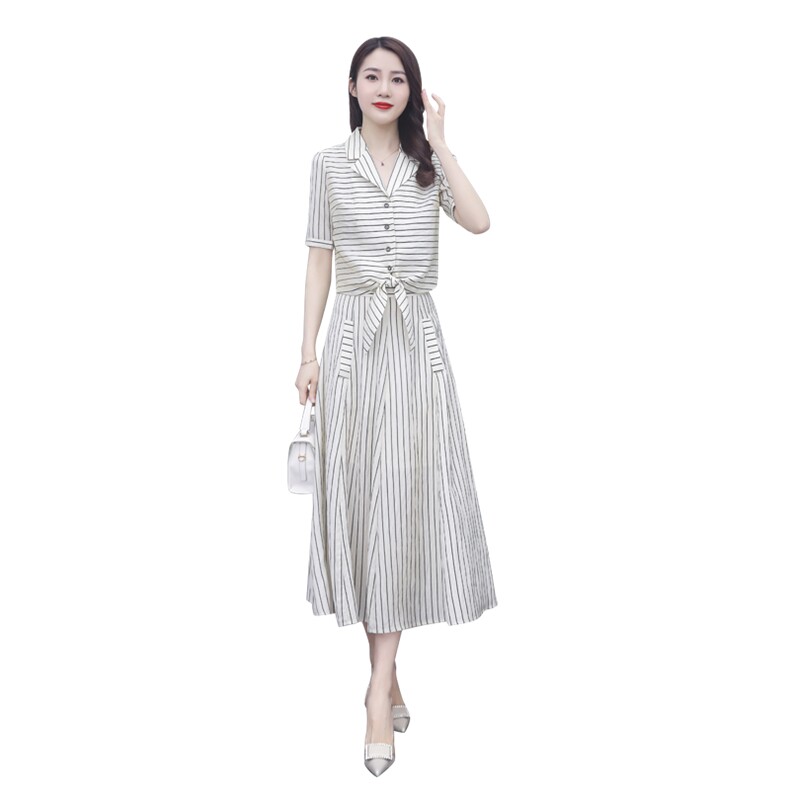 2021新款西装领短上衣条纹半身裙两件套,女装职业装,雅佳俏
