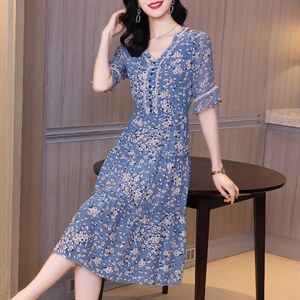 碎花纺真丝连衣裙女2021年新款设计感小众显瘦气质韩版长裙图片