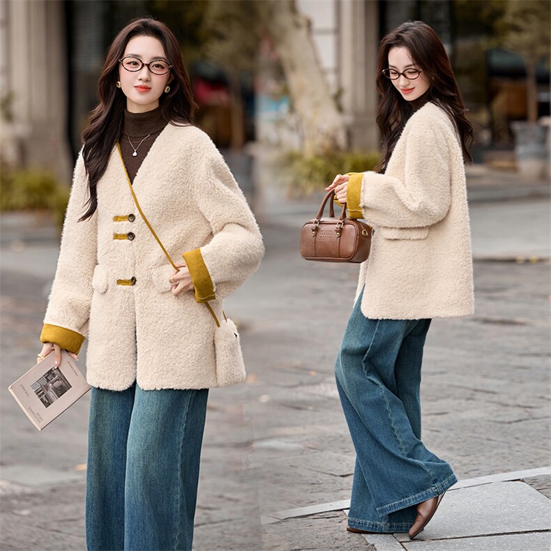 2025年冬季新款配小包皮毛一体休闲宽松外套，女装羊羔毛/颗粒绒，乐吉娜