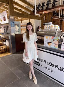 夏季新款连衣裙
款号：22987
尺码：m.l图片
