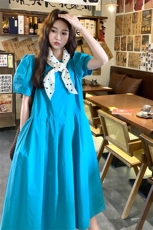 多巴胺蓝色连衣裙女夏2025年慵懒松弛感减龄独特绝美度假连身长裙，女装连衣裙，2C015