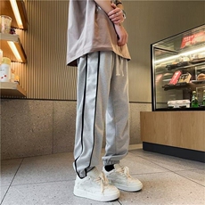 灰色