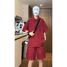 酒红色