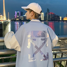 浅蓝色