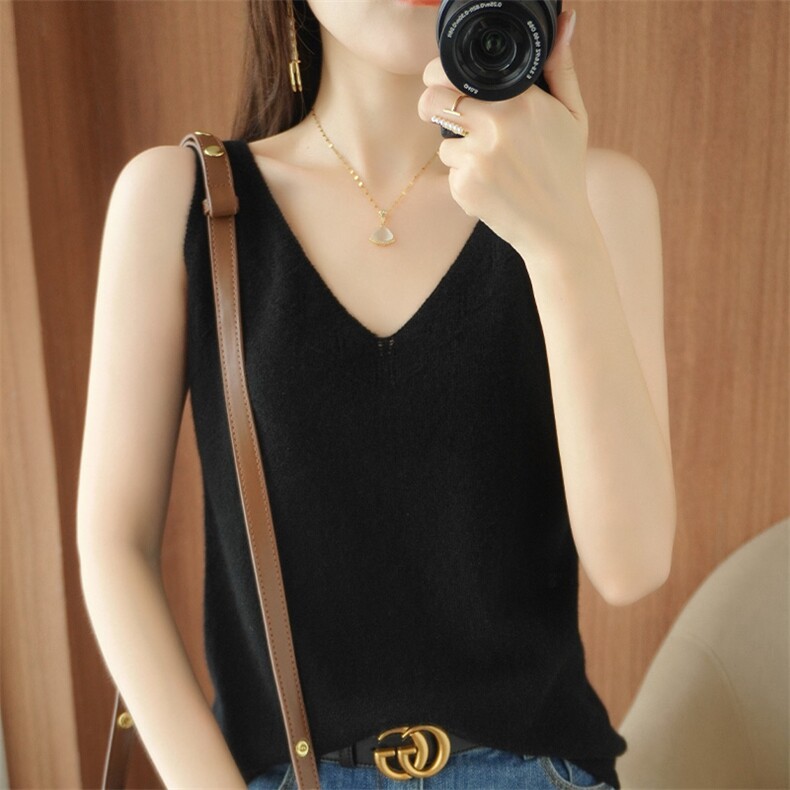 秋新款简约时尚羊毛背心吊带打底衫女修身显瘦百搭V领无袖上衣，女装背心吊带，狄美羊绒