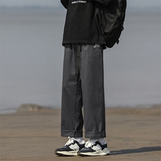 深灰色