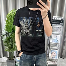 黑色
