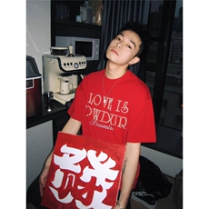 Q124/P52高质量美式复古小众设计感珍珠红色T恤男女短袖情侣，男装T恤，星座1506
