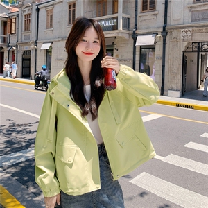 韩系chic绿色连帽夹克上衣女春秋超火好看高级小众休闲减龄短外套图片