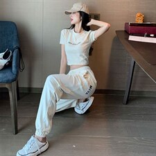 时尚套装2023年新款女夏显瘦短款上衣配高腰束脚裤休闲运动两件套图片
