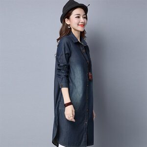 长袖2024年秋季时尚中长款直筒排多扣牛仔纯色衬衫外套，女装衬衫，风姿绰