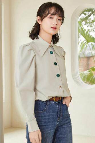 衬衣两色两个码，还有米白色，女装，衣例