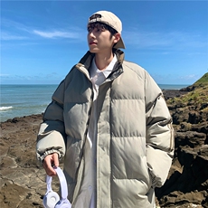 灰绿色