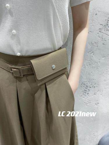 夏季西装面料款伞裙显瘦包容性强夏季百搭单品，女装西装，LC裤子