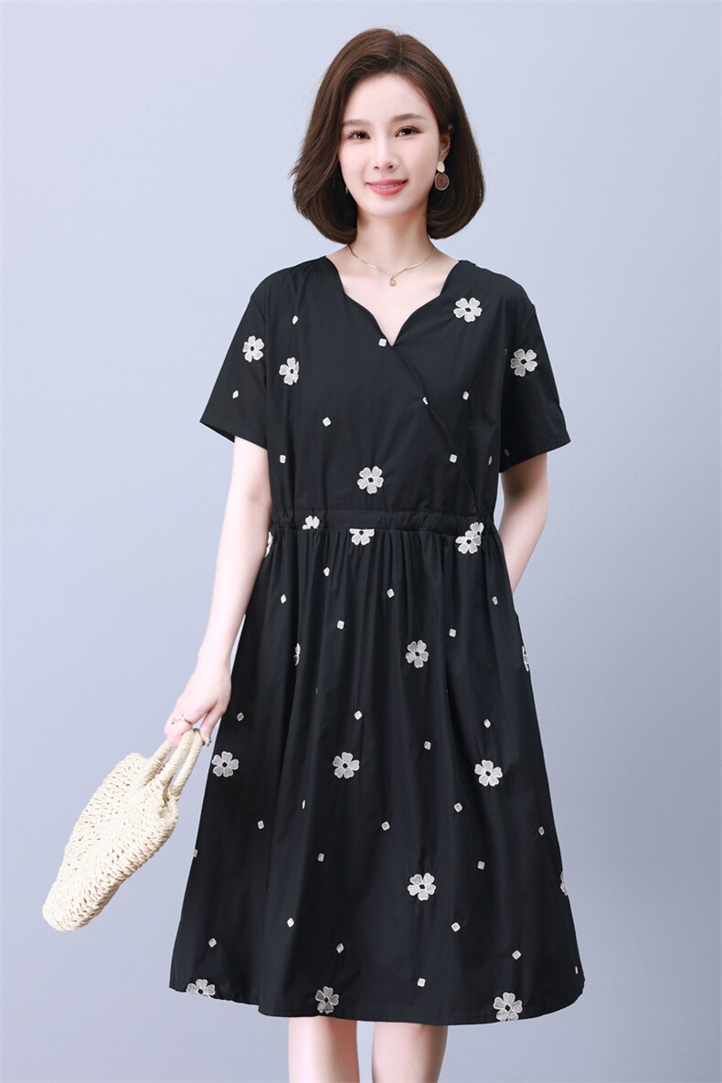 优雅显瘦刺绣宽松连衣裙清新甜美小花图案,女装连衣裙,叶笙衣