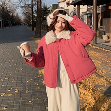 玫红色