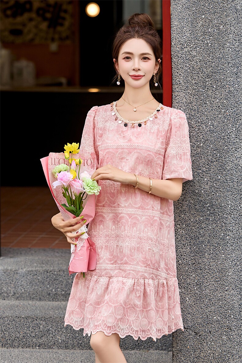 2025年夏新款裙子遮肉遮肚子减龄宽松贝壳领子提花刺绣显瘦连衣裙,女装连衣裙,木橙西子