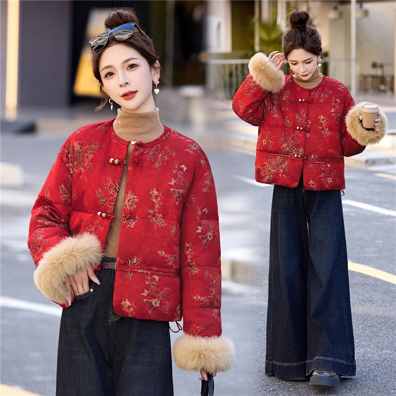 现货。现货。2025年冬季短款真狐狸毛羽绒服,女装羽绒服,艾仟回(原伊仟回)
