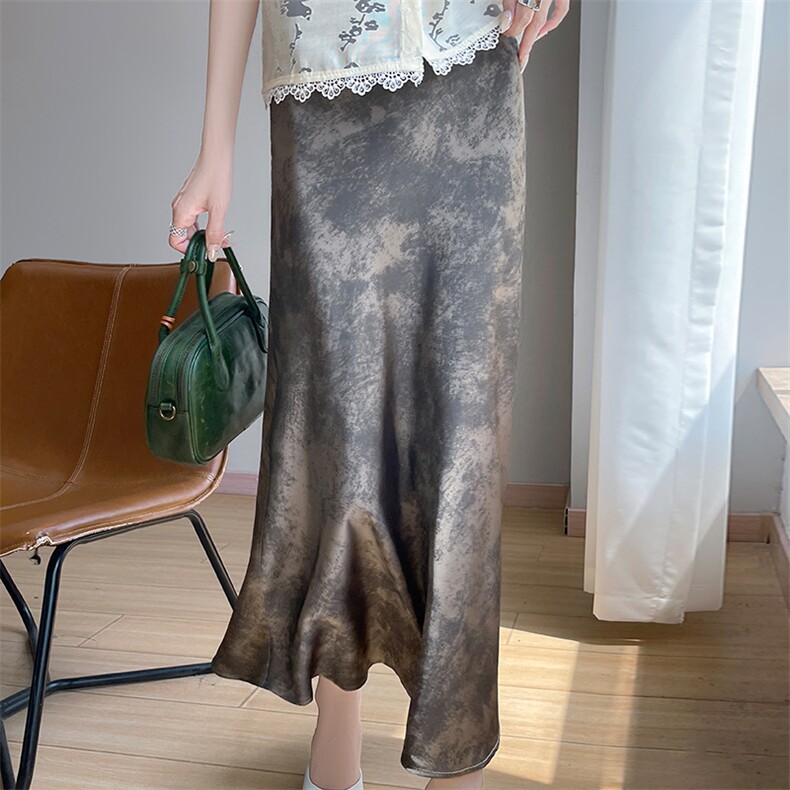 新中式国风高腰显瘦半身裙渲染缎面A字裙半身长裙垂坠感印花裙子，女装半身裙，圣丽羊绒
