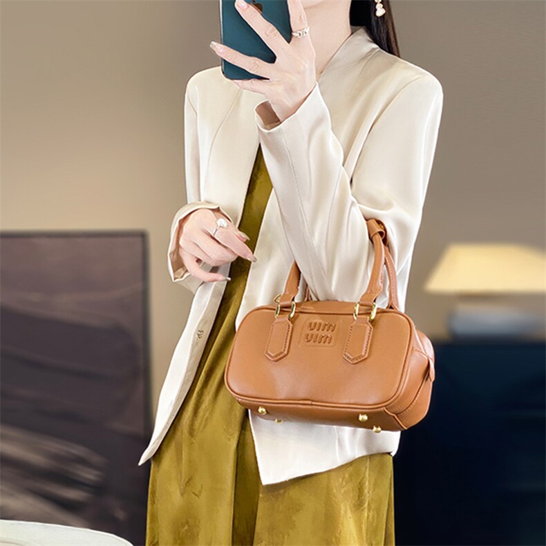 休闲时尚西服女士秋季气质修身小个子短款醋酸白色小西装外套,女装西装,佳绒高端店