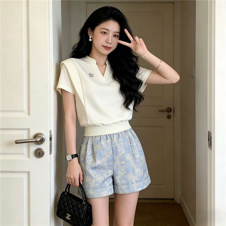 欧货高级感休闲运动套装女夏洋气减龄V领短袖上衣提花短裤两件套,女装套装/套裙,江南
