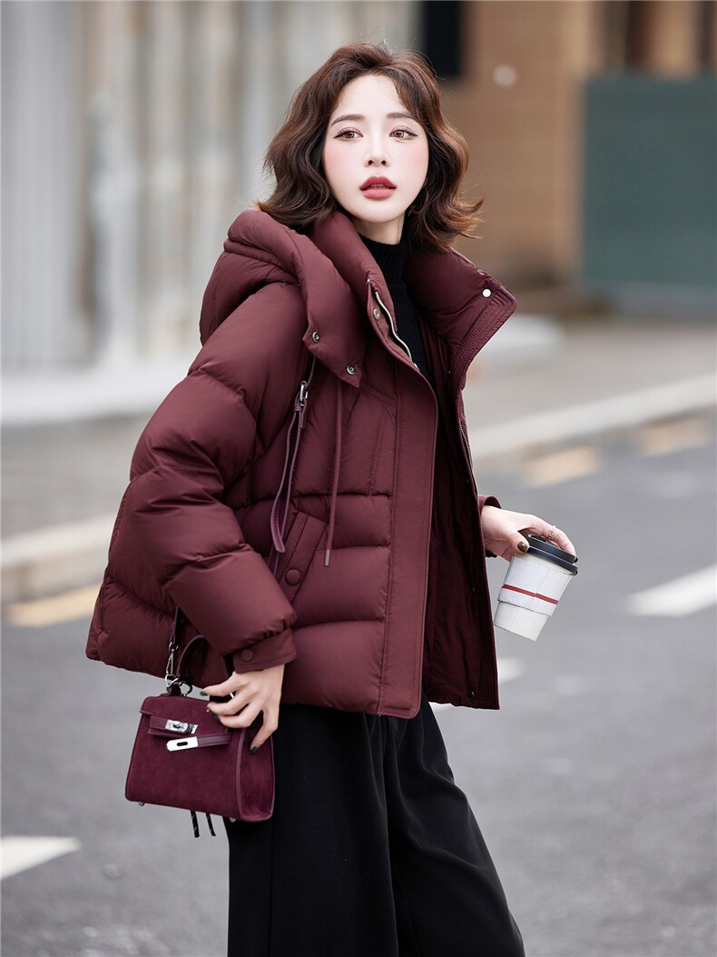 安可拉红休闲连帽短款羽绒服女2025冬季新款保暖面包服小个子外套,女装羽绒服,靓衣阁
