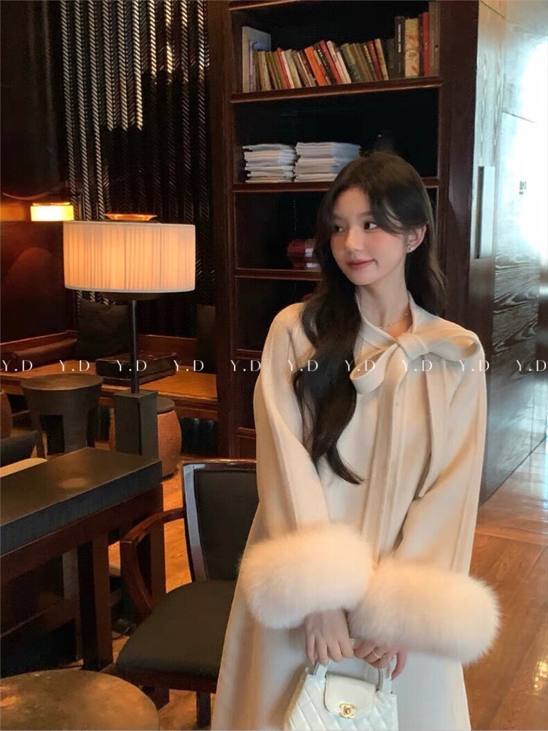 【依嘟】高级感红色狐狸毛蝴蝶结2025秋冬女羊毛外套(配可拆,女装双面呢大衣,依嘟服饰