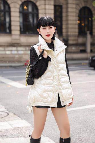 90绒羽绒马甲，女装马夹，娇姿百合