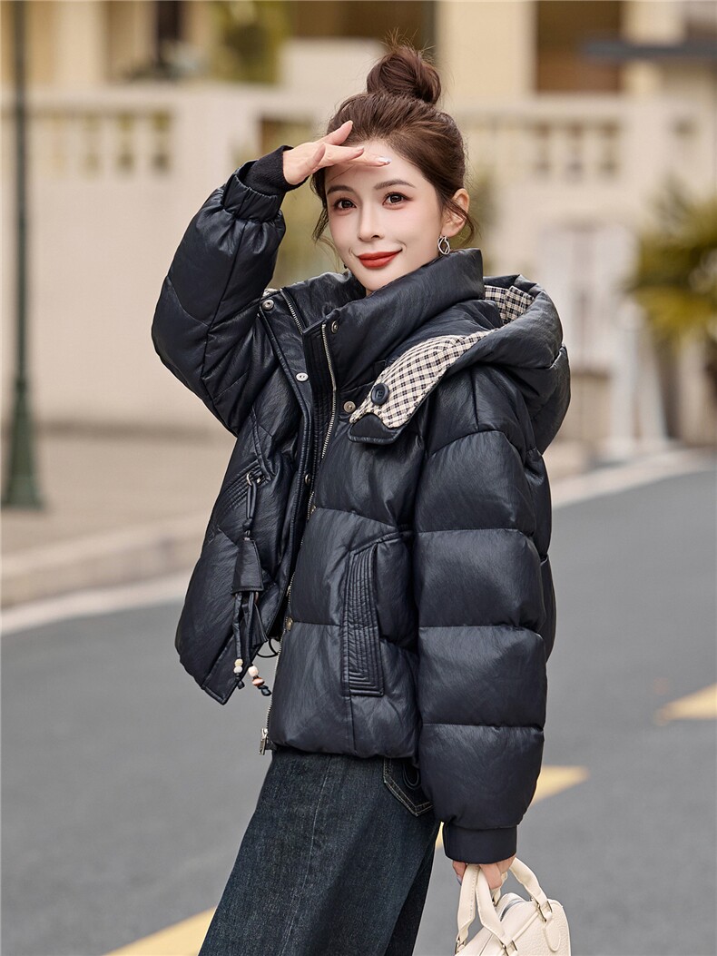 2025年冬季pu皮90白鸭绒连帽羽绒服,女装羽绒服,艾尚靓装