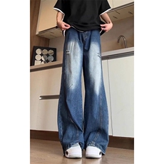 深蓝色