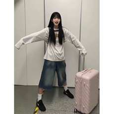 白灰色