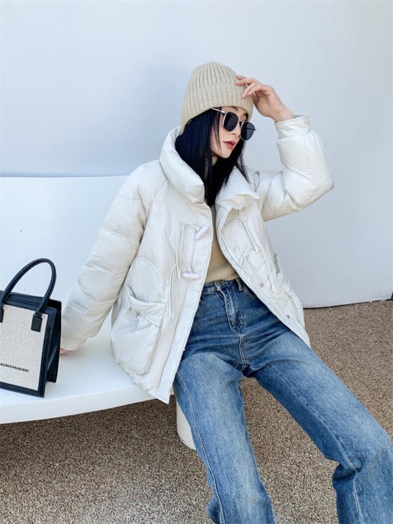 90白鸭绒，时尚羽绒服，女装羽绒服，佳伶百色