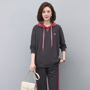 休闲运动服女士春秋2025春季新款妈妈春装时尚洋气卫衣图片