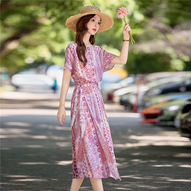 高级感印花连衣裙女夏季2025新款收腰系带一片式裹身优雅气质长裙，女装连衣裙，依路服饰