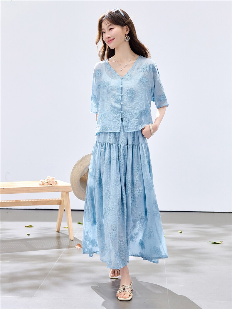 夏季新款现货！2026休闲风宽松版重工刺绣上衣+刺绣大摆半裙套装,女装套装/套裙,央宝儿