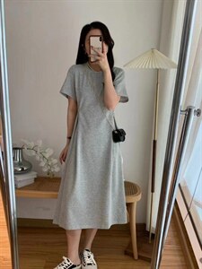 现货 两颗扣显瘦连衣裙图片