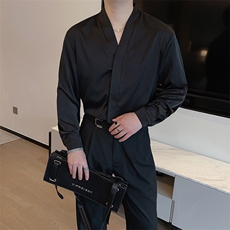 黑色