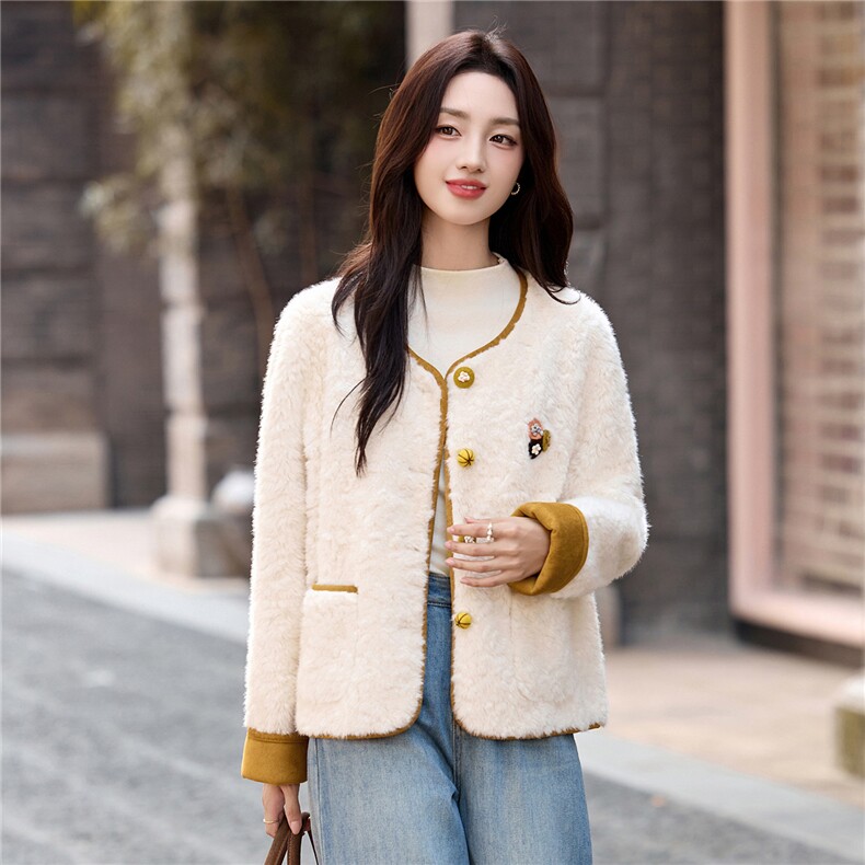 羊羔毛外套女2025秋冬季新款巨好看的韩系小香风短款chic皮毛一体,女装羊羔毛/颗粒绒,依如秀(原杭风阁)