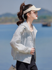 今年流行独特花花立领白色外套女春2025新款小个子防晒棒球服夹克图片