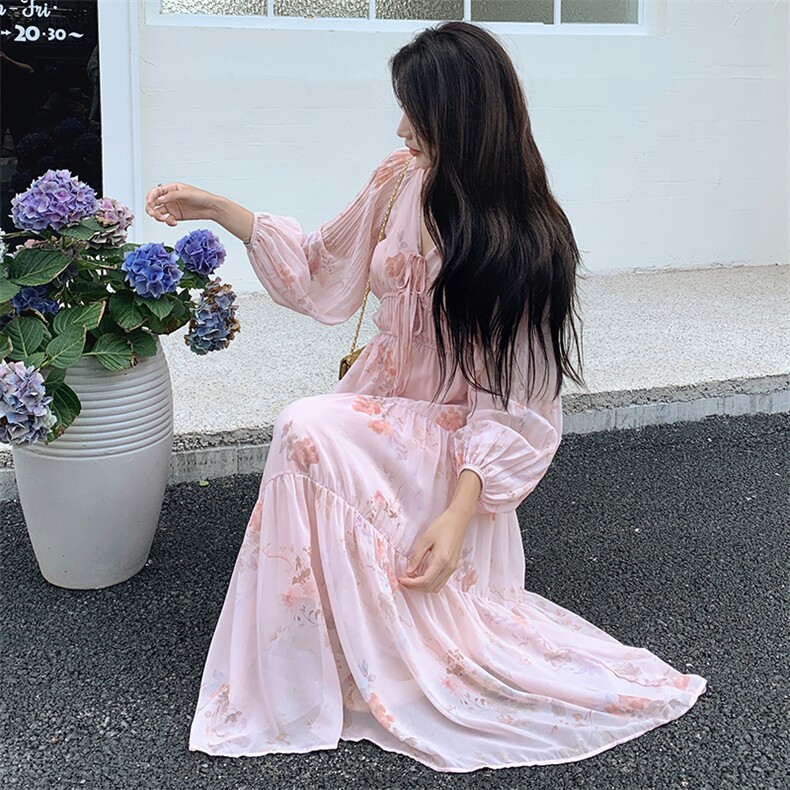 法式度假风v领系带碎花长裙2025春夏新款温柔风女人味高腰连衣裙,女装连衣裙,天使之佳话