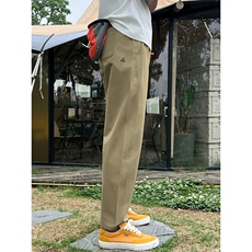 卡其色