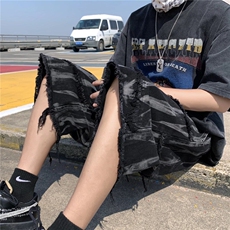 黑色