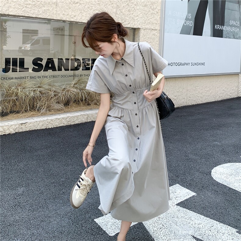 时髦简约气质淡人翻领连衣裙女2025夏季松弛显瘦泡泡袖高腰衬衫裙图片